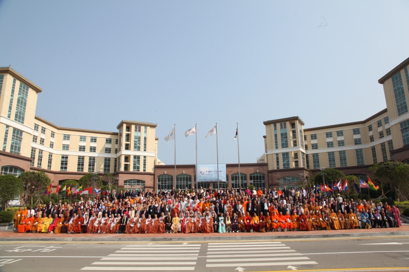 2012.06.11~16_ 세계불교도우의회(WFB) 학술포럼 기념촬영2 (2)